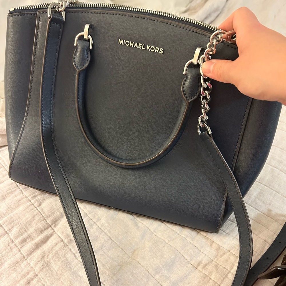 Micheal Kors Navy Purse - Picture 4 of 6